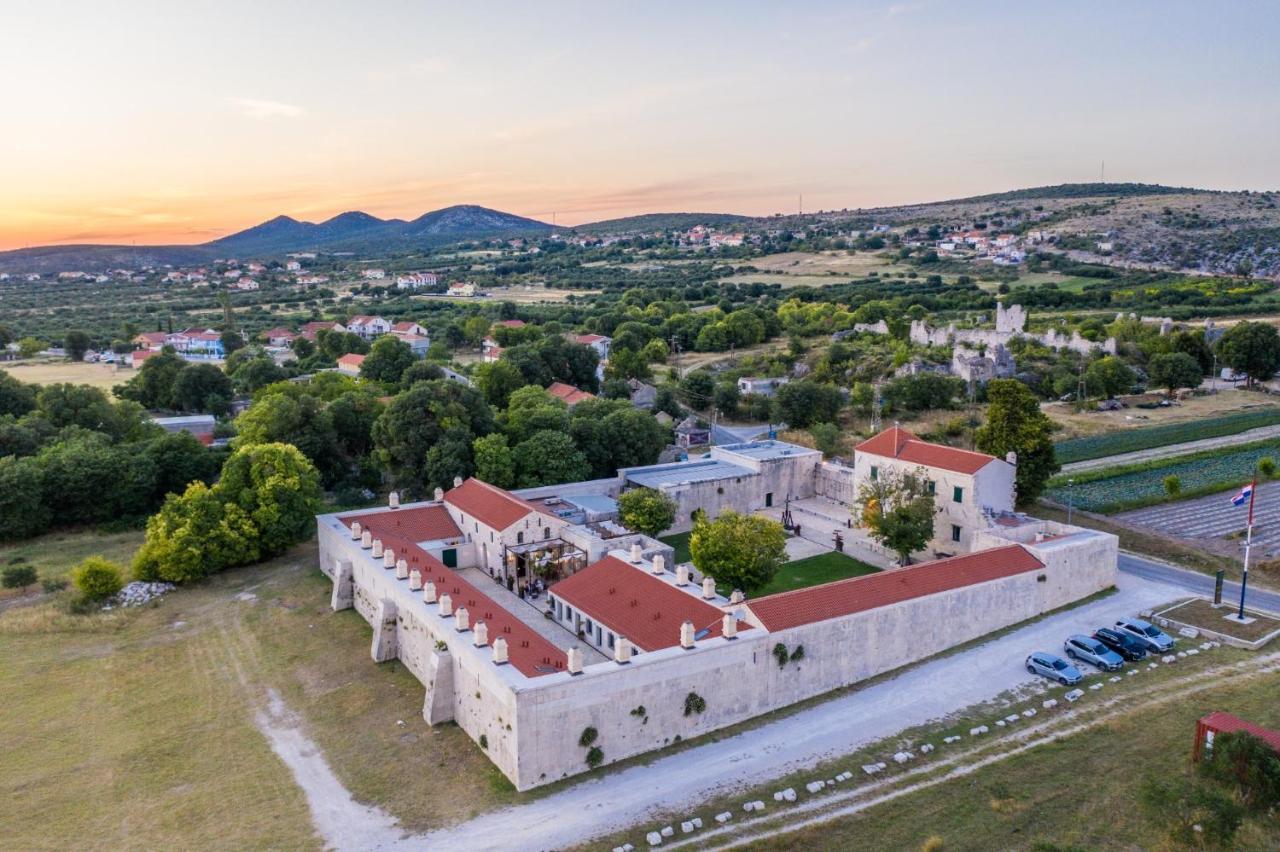 Heritage Hotel Maskovica Han Pakoštane 外观 照片